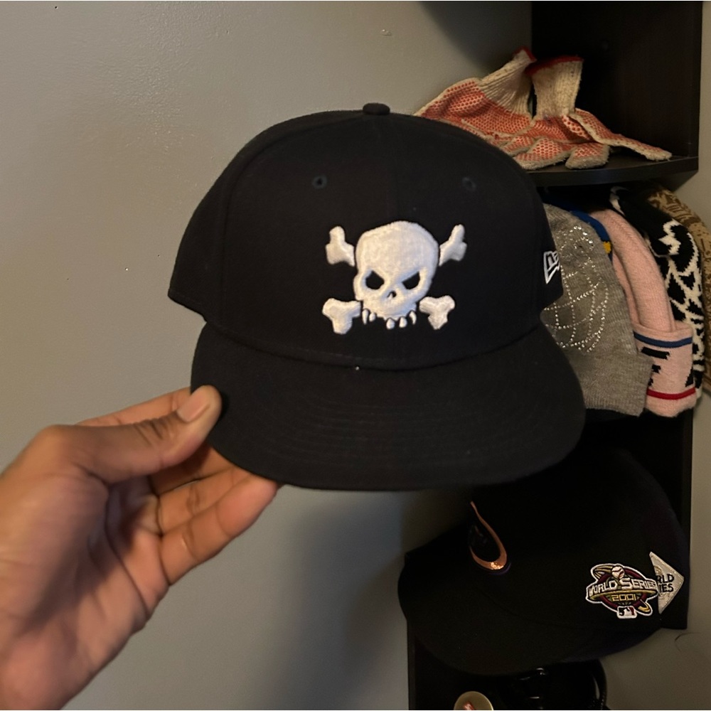 Supreme fitted hat 7 3/8